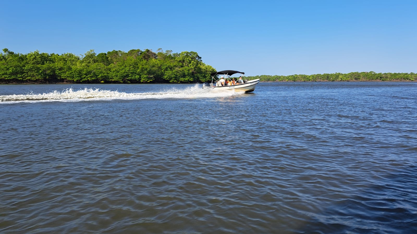 By boat across the Delta do Parnaíba