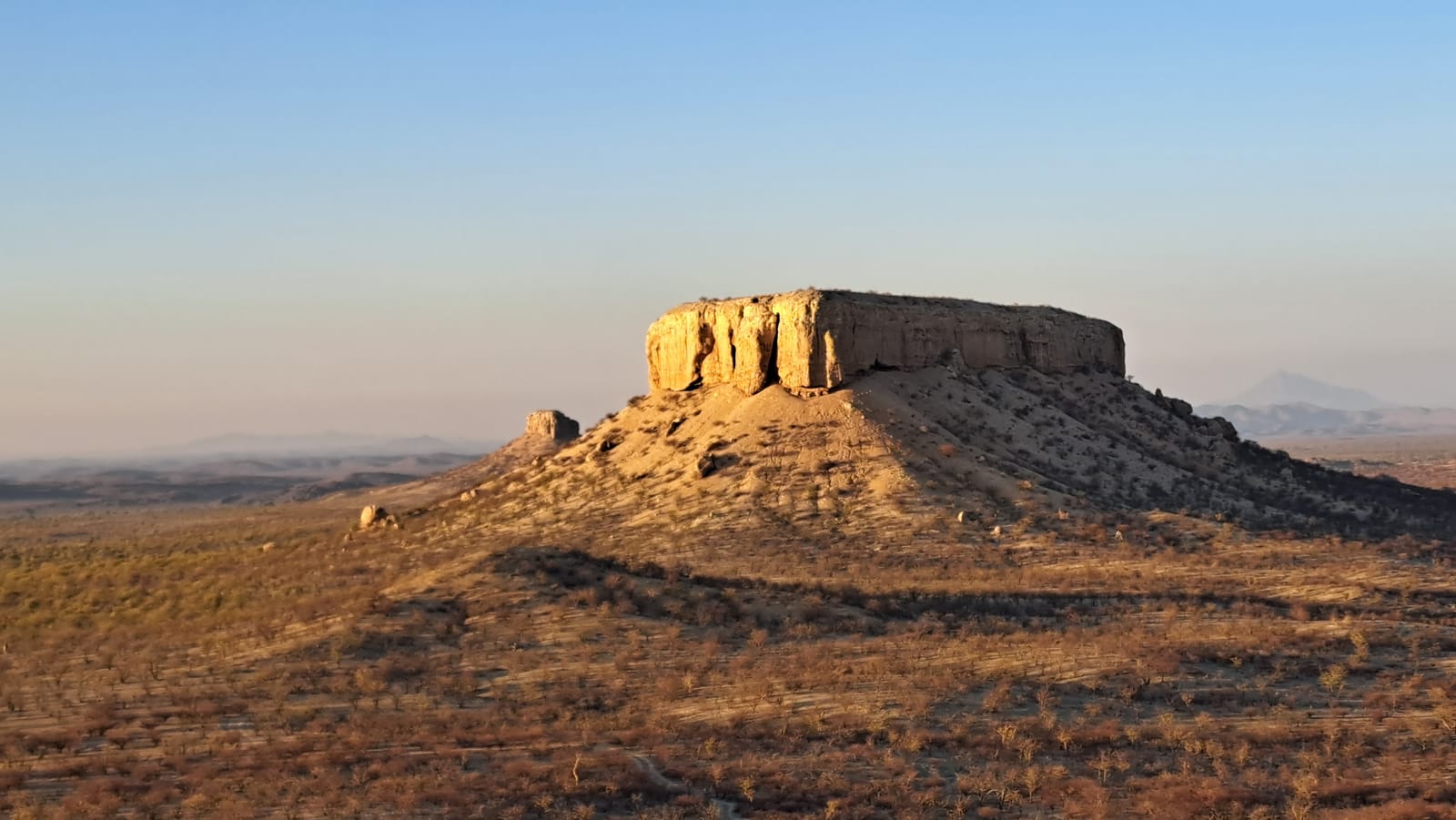 Mesa around Vingerklip at first light — catching dawn before anything else