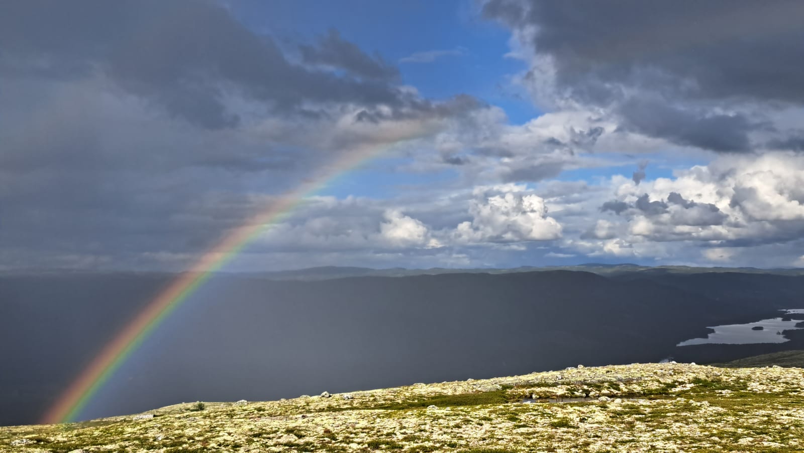 The rainbow over the Hardangervidda, after the downpour