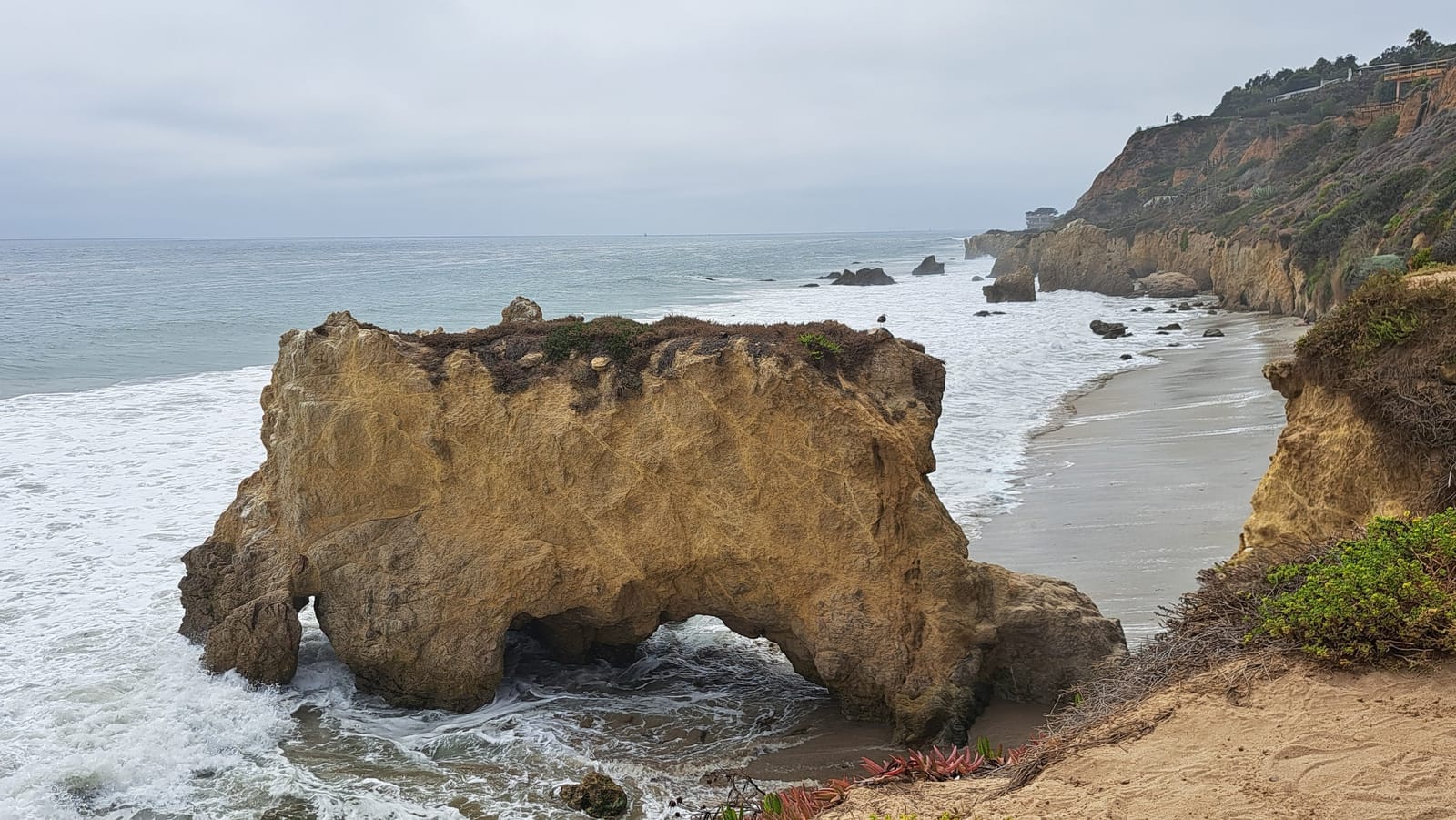 Sea arch along the Pacific coast, north of Los Angeles